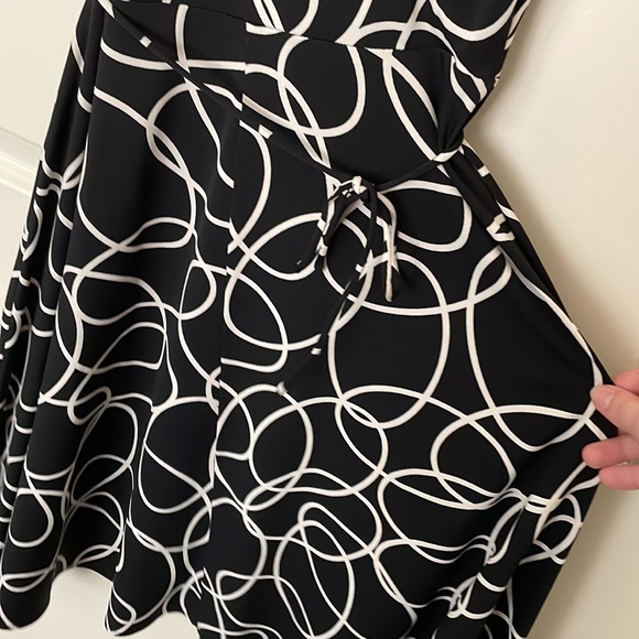 2/$12🌿 London Times Vintage Faux Wrap A-Line Dress - Black - Picture 3 of 5